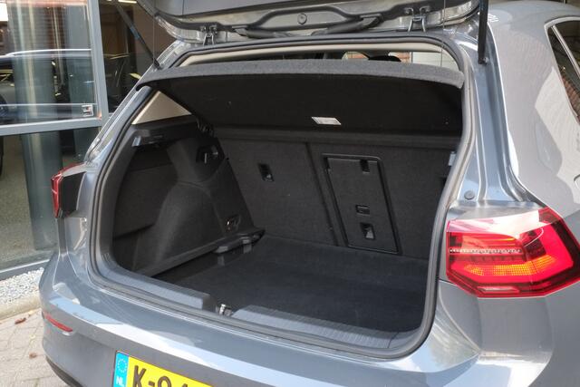 Volkswagen GOLF 1.5 eTSI Style AUT Trekhaak, Achteruitrijcamera, Navigatie, ACC, Dodehoek detectie