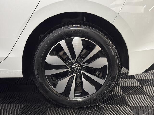 Volkswagen GOLF 1.5 e tsi Hybrid GOAL Edition Half leder, Navi, Winterpakket, Virtual desk, Sfeerverlichting, Keyless start, Cruise control, Parkeersensoren