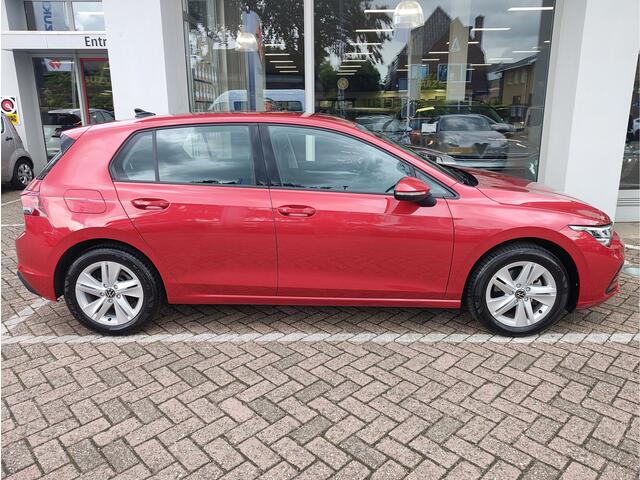 Volkswagen GOLF 1.0 eTSI LIFE DSG Virtual Cockpit | Clima | Carplay/Android