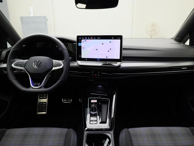 Volkswagen GOLF 1.5eHybrid 200kW/272PK GTE DSG · Panoramadak · Trekhaak · 360°Camera + Parkeersensoren · Head-up display · Garantie tot februari 2030 of 100000km