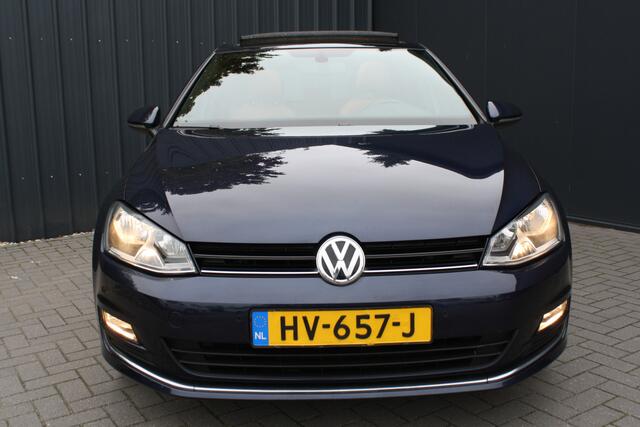 Volkswagen GOLF 1.2 TSI Business Edition Connected - PANO - LEDER- TREKHAAK - NAVIGATIE - CAMERA