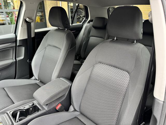 Volkswagen GOLF 1.5 eTSI R-Line Climate Control Navi Carplay