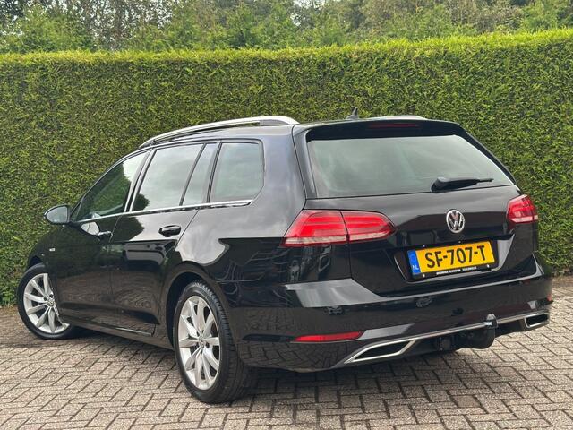 Volkswagen GOLF 1.5 TSI Highline Panoramadak Virtual Afneembare Trekhaak ACC