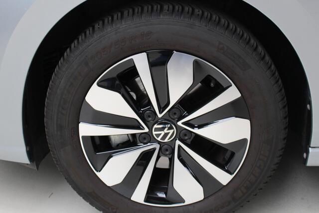 Volkswagen GOLF 1.5 TSI Life Navigatie | 16"Velgen | Dodehoek assistent | Stoelverwarming | Led verlichting