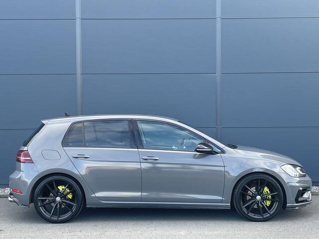 Volkswagen GOLF 1.6 TDI Highline Business R | Automaat | Uitstraling