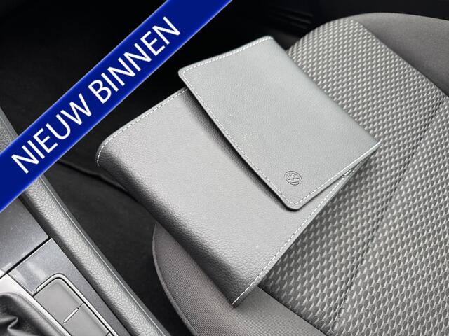 Volkswagen GOLF 1.0 TSI Trendline CARPLAY|PDC