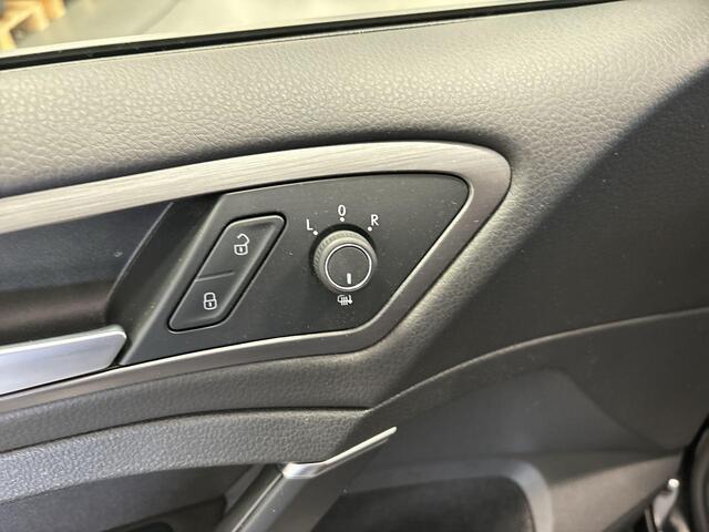 Volkswagen GOLF Variant 1.5 TSI 150pk DSG Highline · Apple/Android Car Play · P-Sensoren · Trekhaak · Stoelverwarming · Getint Glas · 15'' Inch ·