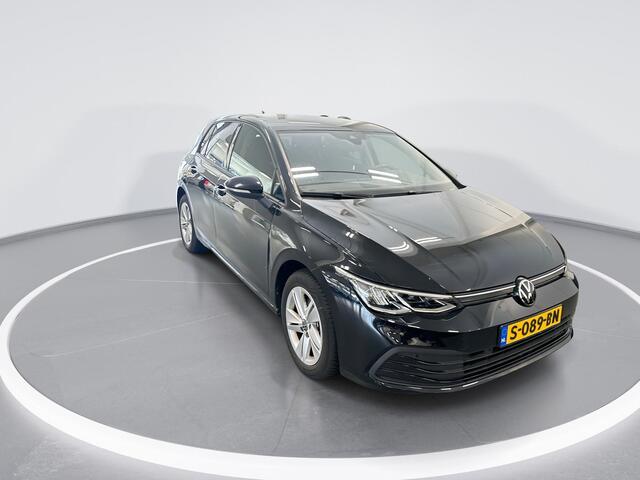 Volkswagen GOLF 1.0 TSI 110pk Life · Apple/Android Car Play · Navigatie · Sfeerverlichting · P-Sensoren · Getint Glas · 16'' Inch · Garantie t/m 20-01-2027 of 100.000km