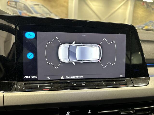 Volkswagen GOLF 1.0 TSI 110pk Life · Apple/Android Car Play · Navigatie · Sfeerverlichting · P-Sensoren · Getint Glas · 16'' Inch · Garantie t/m 20-01-2027 of 100.000km