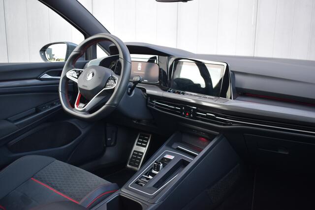 Volkswagen GOLF 2.0 TSi 300pk GTI Clubsport Panoramadak | IQ LED | Virtual | Sfeerverlichting | Carplay | Velours