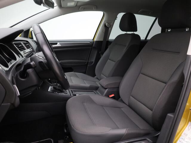 Volkswagen GOLF 1.5 TSI Comfortline Business | ADAPTIVE | CARPLAY | STOELVERWARMING