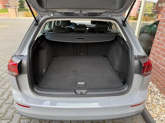 Volkswagen GOLF 1.0 TSI Life DIGI DASH / ADDAPT.CRUISE / LED / PDC / CARPLAY / D