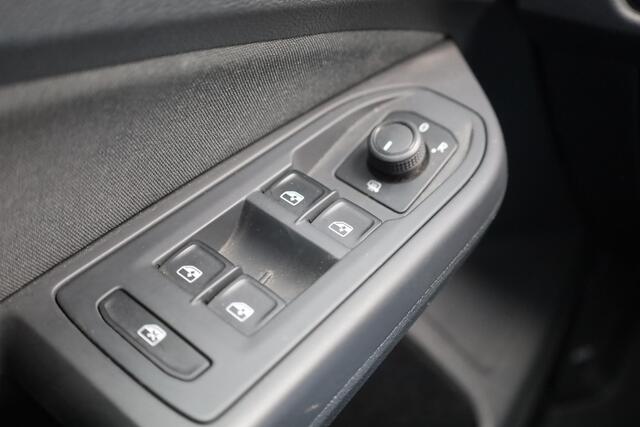 Volkswagen GOLF 1.0 TSI Golf 66KW/90PK, privacy glas, trekhaak 18" LMV, LED verlichting, ACC, multifunctioneel lederen stuurwiel, licht en zicht, pdc voor en achter, ihv passagiersstoel, NL auto