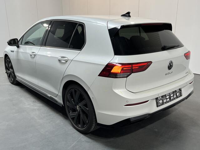 Volkswagen GOLF 1.5 eTSI R-Line / AUTOMAAT/ 2X R-LINE/ PARK. SENSOREN/ DODE HOEK/ IQ. LIGHT/ DIGITAL DASHBOARD/ ADAPT. CRUISE/ APP CONNECT/ NAVI/ CLIMA/ DAB/ 18" LMV