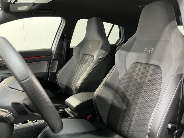 Volkswagen GOLF 1.5 eTSI R-Line / AUTOMAAT/ 2X R-LINE/ PARK. SENSOREN/ DODE HOEK/ IQ. LIGHT/ DIGITAL DASHBOARD/ ADAPT. CRUISE/ APP CONNECT/ NAVI/ CLIMA/ DAB/ 18" LMV