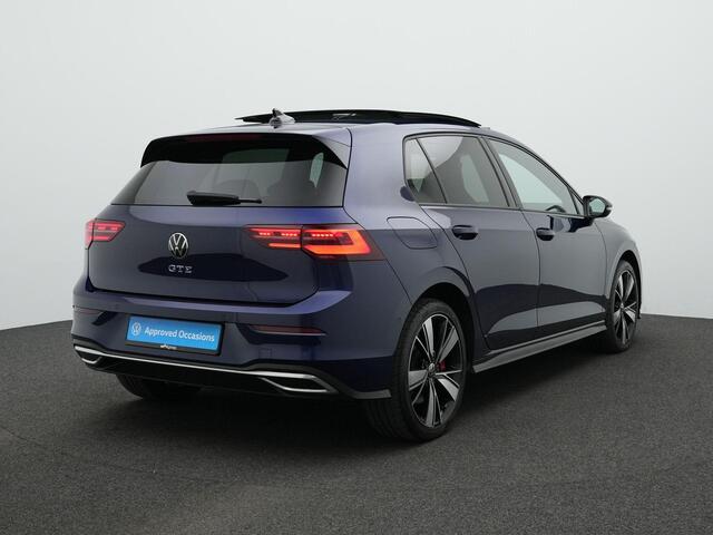 Volkswagen GOLF 1.4 eHybrid 245 pk DSG GTE | Panoramadak | IQ Light | Stuur-/stoelverwarming | Head-up display | Achteruitrijcamera
