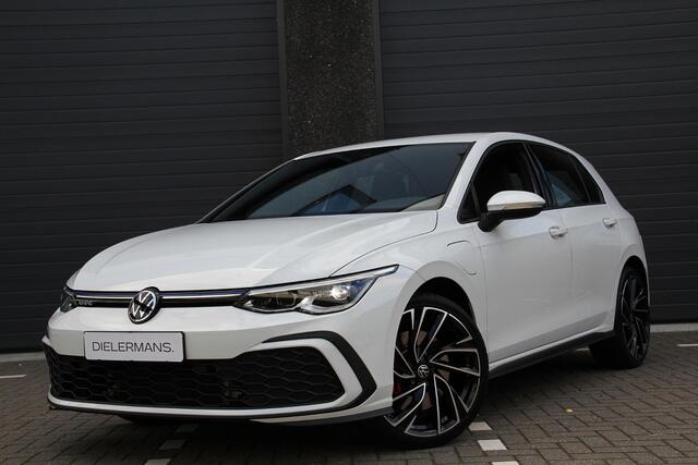 Volkswagen GOLF 1.4 eHybrid GTE 19" Adelaide | Sfeerverlichting | Apple Carplay | Parkeersensoren rondom | Nieuwstaat!