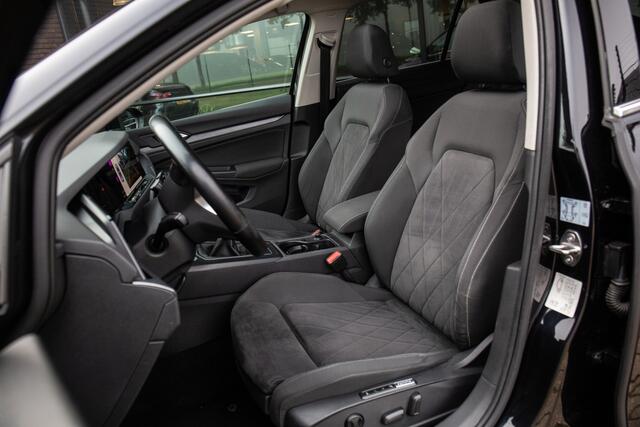 Volkswagen GOLF 1.5 TSI Style , Panoramadak, Trekhaak, Carplay,