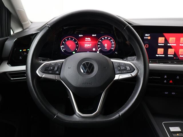 Volkswagen GOLF Variant 1.0 eTSI Life | 110 PK | Automaat | Achteruitrijcamera | Adaptive cruise control |