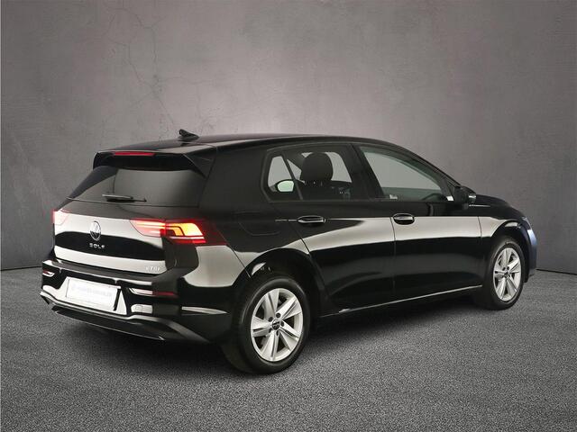 Volkswagen GOLF Life Edition 1.5 eTSI 115pk DSG Automaat Adaptive cruise control, Stoelverwarming, LED koplampen, Parkeersensoren, App connect, Stuurwiel verwarmd