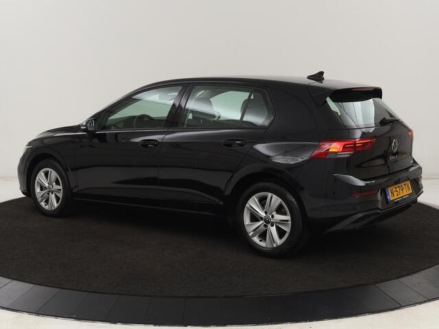 Volkswagen GOLF 1.5 eTSI Life | Stoelverwarming | Carplay | Massage | Adaptive cruise | Navigatie | Sfeerverlichting | Parkeerhulp | Full LED | Memory