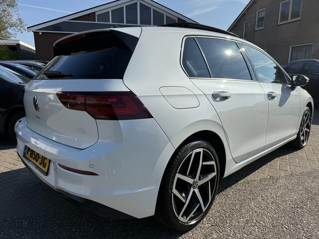 Volkswagen GOLF 1.5 TSI Life Panoramadak, 18''Lmv, Winterpakket
