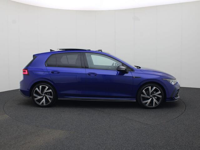 Volkswagen GOLF 1.5eTSI/150PK R Line Blackstyle DSG · Panoramadak · Camera + Parkeersensoren · Stoel- & stuurverwarming · Garantie tot januari 2026