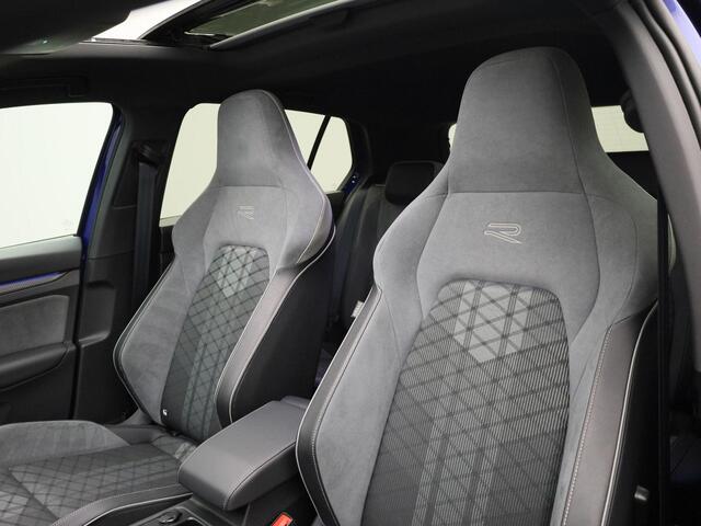 Volkswagen GOLF 1.5eTSI/150PK R Line Blackstyle DSG · Panoramadak · Camera + Parkeersensoren · Stoel- & stuurverwarming · Garantie tot januari 2026