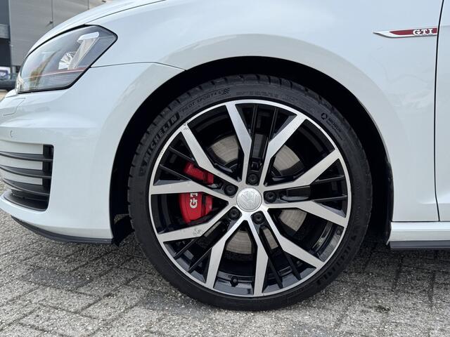 Volkswagen GOLF 7 GTI Performance 2.0 TSI 230pk DSG / Aut. Panormadak Dynaudio Camera 19" 108dkm NL Auto!!