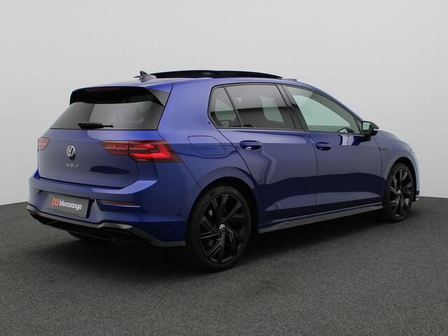 Volkswagen GOLF 1.5 eTSI R-Line Business 130PK DSG Matrix-LED Verlichting, Pano-Schuifdak, Black Style, 3-zone Clima, Stoel-Stuurverwarming, Navi, 18" LM Velgen, Adaptieve Cruise Control, Achteruitrijcamera,