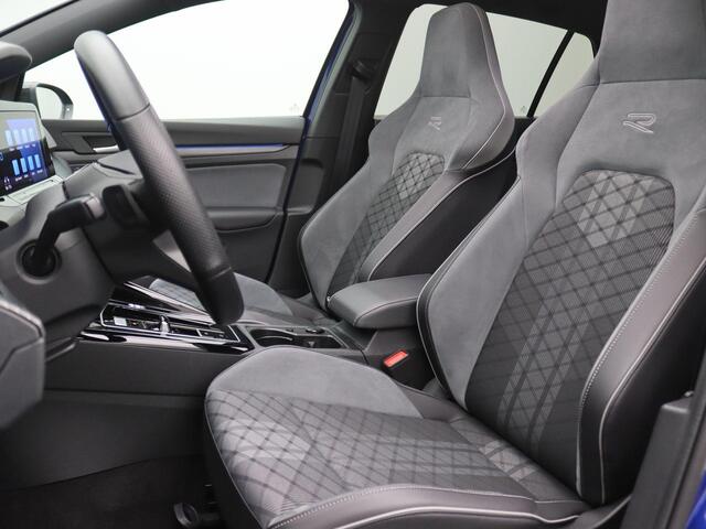 Volkswagen GOLF 1.5 eTSI R-Line Business 130PK DSG Matrix-LED Verlichting, Pano-Schuifdak, Black Style, 3-zone Clima, Stoel-Stuurverwarming, Navi, 18" LM Velgen, Adaptieve Cruise Control, Achteruitrijcamera,