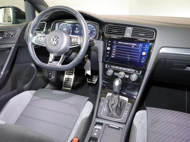 Volkswagen GOLF Variant 1.5 TSI Highline Business R 150pk DSG | Led koplampen | Camera | Parkeersensoren v+a | Navigatie | Carplay | Digitaal dashboard
