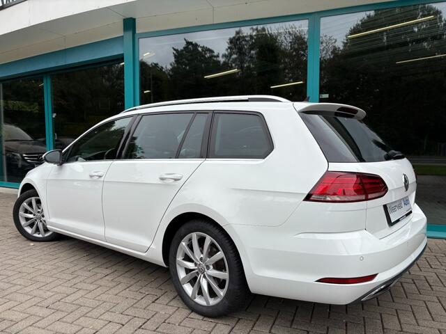 Volkswagen GOLF 1.5 TSI R-Line Highline DSG LED, Navi, Massage, PDC, 17Inch
