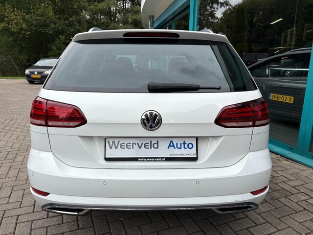 Volkswagen GOLF 1.5 TSI R-Line Highline DSG LED, Navi, Massage, PDC, 17Inch