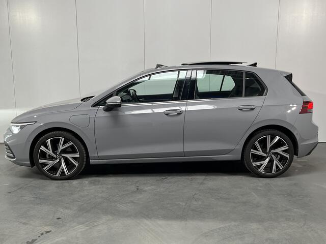 Volkswagen GOLF 1.4 eHybrid Style / AUTOMAAT/ PANO/ ELEKTR. STOEL/ ADAPT. CRUISE/ MATRIX/ 18" LMV/ APP-CONNECT/ NAVI/ PARK. SENSOREN/ CLIMA/ STOEL VERWARM./ RIJ-MODI