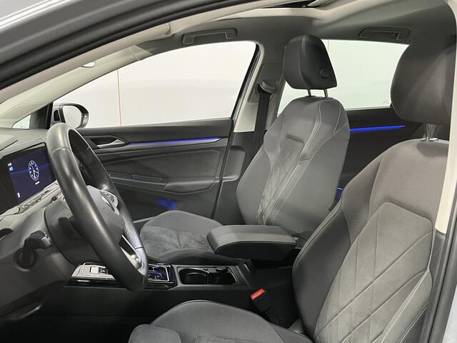 Volkswagen GOLF 1.4 eHybrid Style / AUTOMAAT/ PANO/ ELEKTR. STOEL/ ADAPT. CRUISE/ MATRIX/ 18" LMV/ APP-CONNECT/ NAVI/ PARK. SENSOREN/ CLIMA/ STOEL VERWARM./ RIJ-MODI