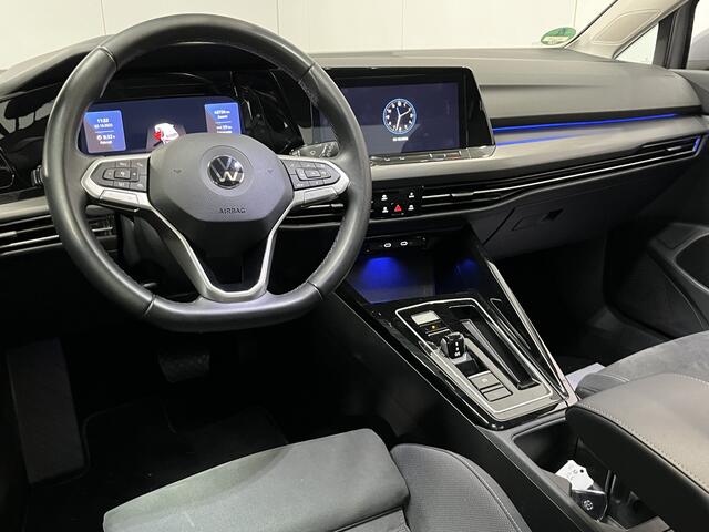 Volkswagen GOLF 1.4 eHybrid Style / AUTOMAAT/ PANO/ ELEKTR. STOEL/ ADAPT. CRUISE/ MATRIX/ 18" LMV/ APP-CONNECT/ NAVI/ PARK. SENSOREN/ CLIMA/ STOEL VERWARM./ RIJ-MODI