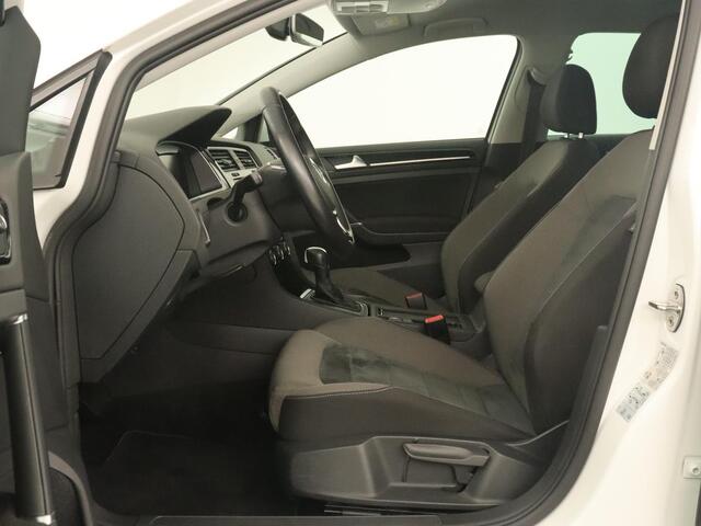 Volkswagen GOLF 1.5 TSI Highline | 1e eigenaar | Virtual Cockpit | Adaptive cruise | Camera | Full LED | Carplay | Navigatie | Climate control | Parkeerhulp