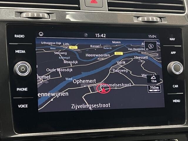 Volkswagen GOLF 1.0 TSI Comfortline Business | NAVIGATIE | STOELVERWARMING | ACC | PARKEERSENSOREN |