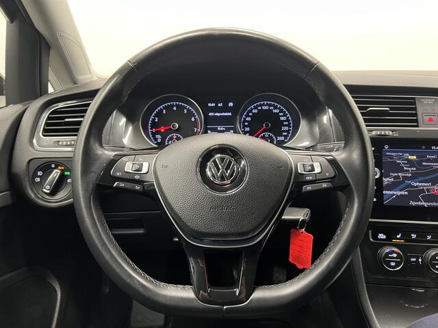 Volkswagen GOLF 1.0 TSI Comfortline Business | NAVIGATIE | STOELVERWARMING | ACC | PARKEERSENSOREN |