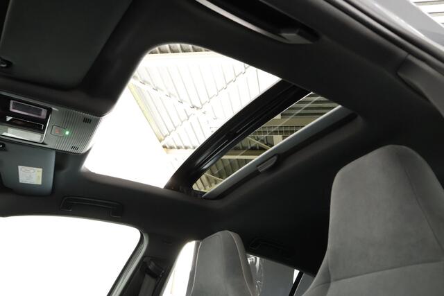 Volkswagen GOLF 2.0 TSI 190 pK R-Line / Opendak / IQ-LED / Travelassist / CarPlay