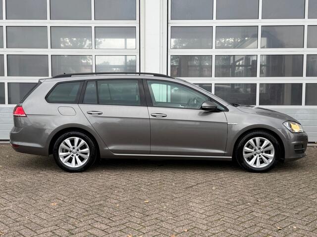 Volkswagen GOLF 1.0 TSI 116PK Comfortline Navi Pdc Trekhaak Keurige auto!