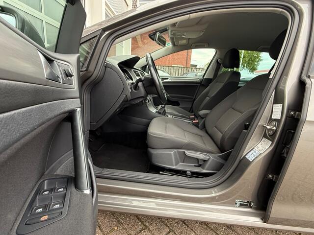 Volkswagen GOLF 1.0 TSI 116PK Comfortline Navi Pdc Trekhaak Keurige auto!