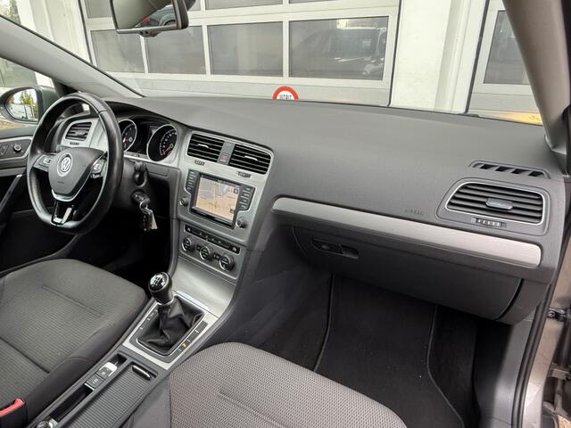 Volkswagen GOLF 1.0 TSI 116PK Comfortline Navi Pdc Trekhaak Keurige auto!