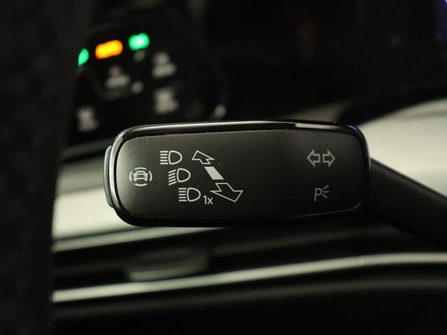 Volkswagen GOLF 1.5 TSI Life Business | Adaptive Cruise | Stoelverwarming | Camera | Memory | Carplay | Navigatie | Sfeerverlichting