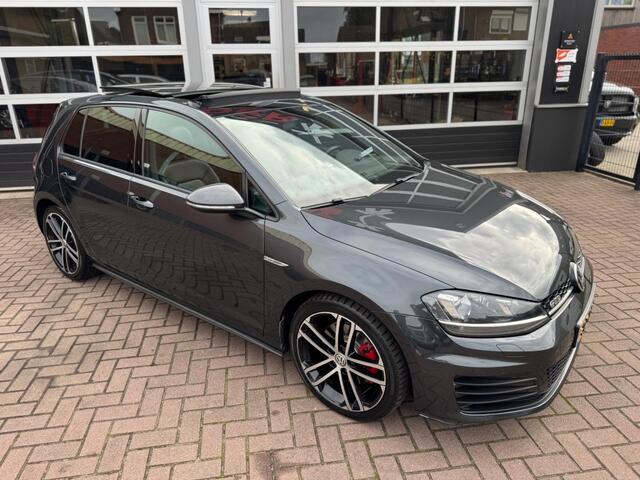 Volkswagen GOLF 2.0 TDI 184PK GTD AUTOMAAT / PANODAK / NAVI / LEER / CRUISECONTROL / CAMERA / RIJKLAAR!