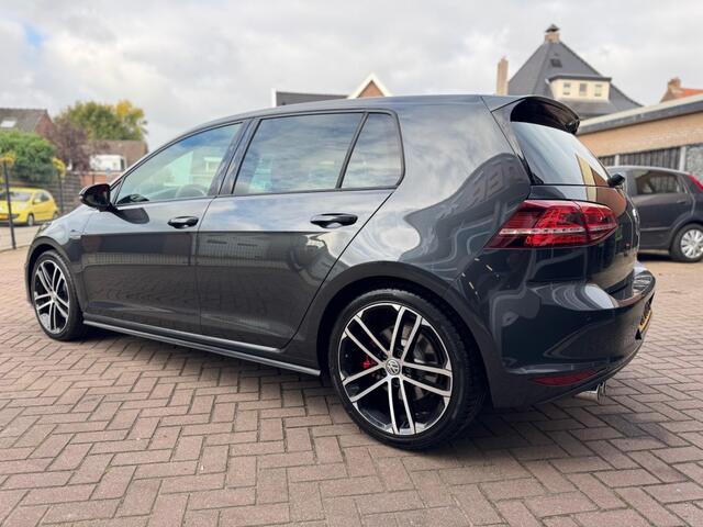 Volkswagen GOLF 2.0 TDI 184PK GTD AUTOMAAT / PANODAK / NAVI / LEER / CRUISECONTROL / CAMERA / RIJKLAAR!