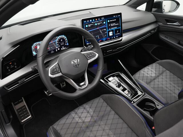 Volkswagen GOLF 1.5 eTSI 150 pk DSG R-Line Edition | Panoramadak | IQ Light | Black Style | Head-up display | Sportstoelen | Stoel-/stuurverwarming | 18 inch