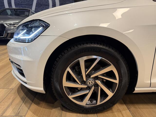 Volkswagen GOLF 1.5 TSI Highline Business AIR DYNAUDIO |NAVI|CARPLAY|PANORAMADAK