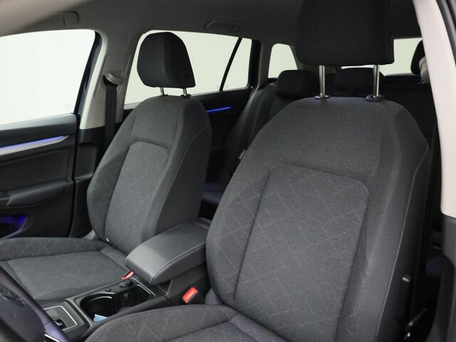 Volkswagen GOLF Variant 1.0eTSI/110PK Life DSG · Navigatie · Trekhaak · Apple/Android Car Play ·Garantie t/m 06-05-2027 of 100.000km